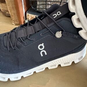 On running cloud mens shoes